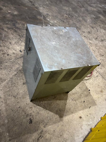 HOBART AC1000 ACCU-CHARGER: YOBRO #24491