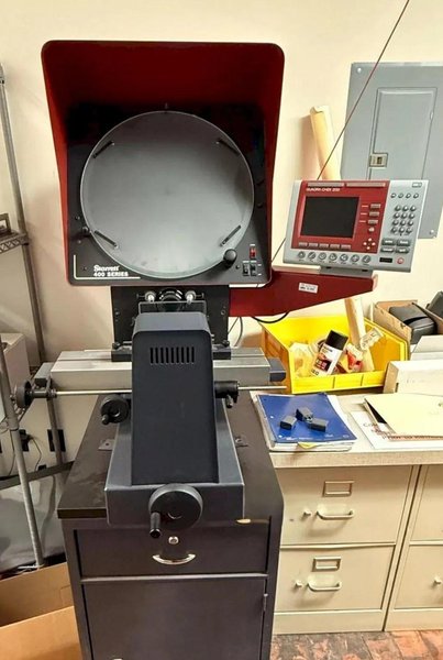 16" STARRETT Model HE400 Bench Top Optical Comparator, S/N 70065.