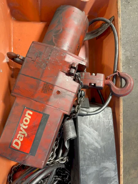 DAYTON 2 TON ELECTRIC HOIST   -  3YB77