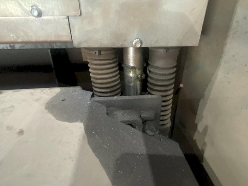 60" WIDE LISSMAC MODEL #SBM-M1500 DESCALER / BELT GRINDER: STOCK #20990