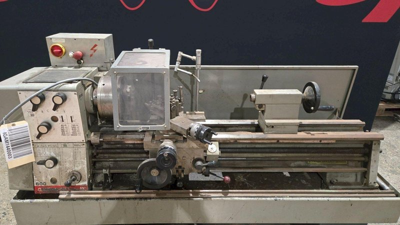 COLCHESTER CLASUING 600 GAP LATHE 260V USED