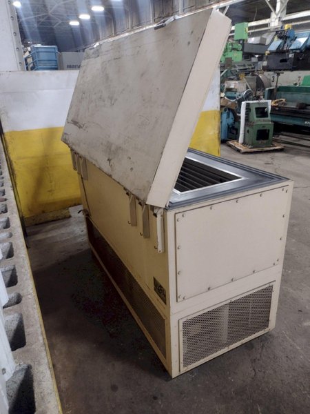 -120 DEGREE BLUE-M MODEL #B3005-Q ENVIRONMENTAL CHAMBER: STOCK 17356