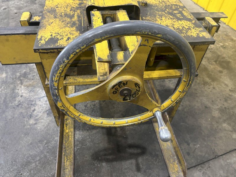 3 TON x 64&quot; x 26-70&quot; BUSHMAN MODEL #5500 ADJUSTABLE SHEET LIFTER: STOCK #22771