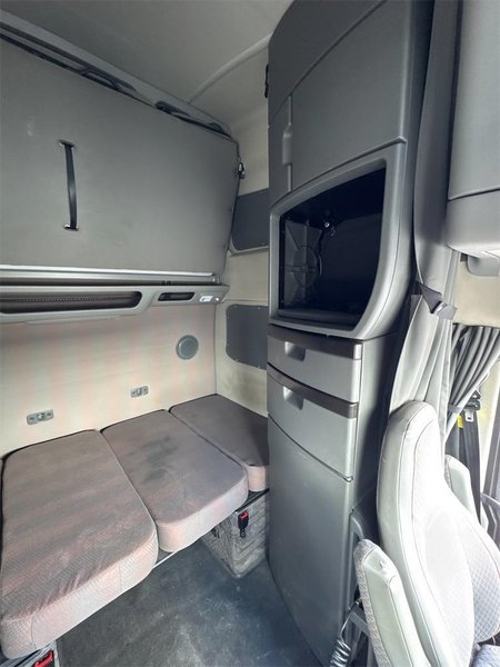 2024 Volvo VNL64T860 4V4NC9EHXRN656677