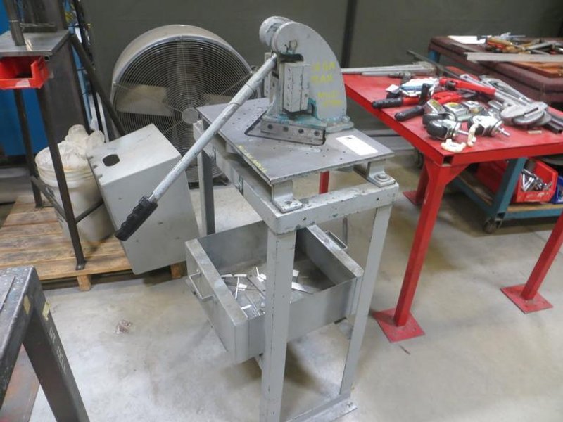 Whitney Corner 6&quot; Notcher, 16 Gauge Max- Auction Item