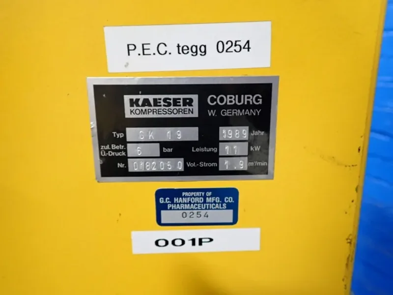 KAESER KOMPRESSOREN AIR COMPRESSOR  -  SK19
