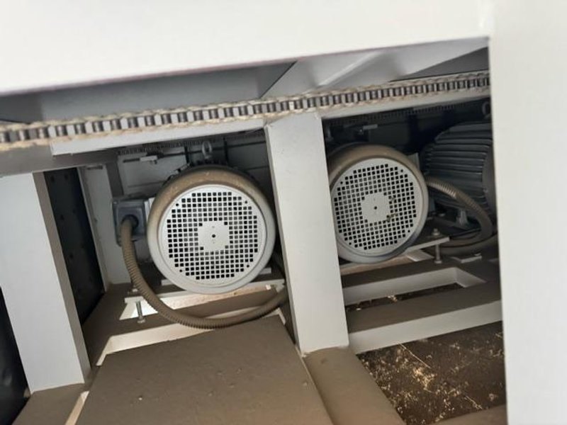 2021 Timesavers 2331-24-001 3-Head 24″ Widebelt Sander – 15HP