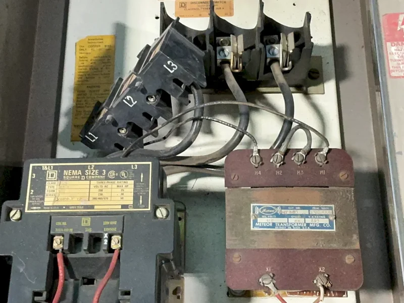 SQUARE D COMBINATION MAGNETIC STARTER  -  8538 SEW 13 FT B