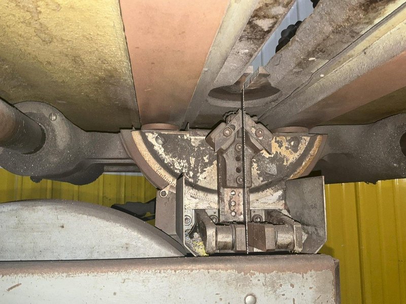 36" DOALL MODEL #3612-2H VERTICAL BANDSAW: YOBRO #25671
