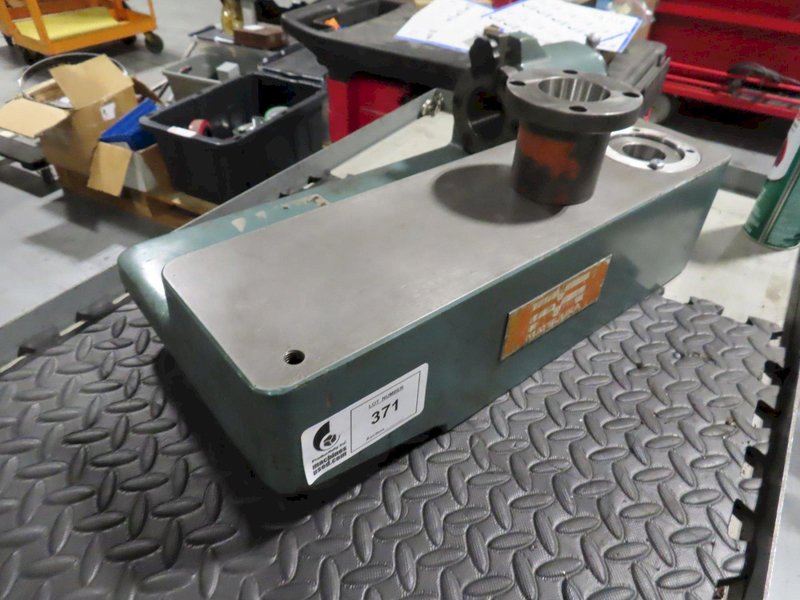 Matsuura Tool Setter with Assorted Sleeves Including 40 Taper- Auction Item