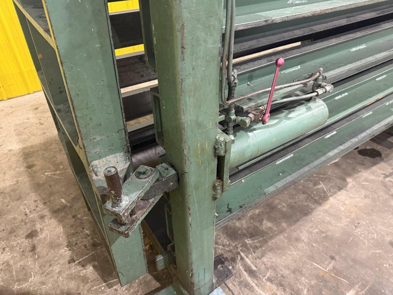 30" X 42" BALEMASTER CLOSED DOOR HORIZONTAL HYDRAULIC BALER: YOBRO #25089