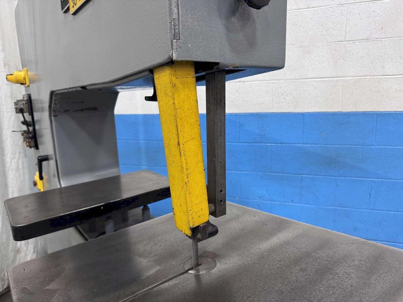 30" KALAMAZOO MODEL 30-R-10 STARTRITE VERTICAL BANDSAW: STOCK #80748