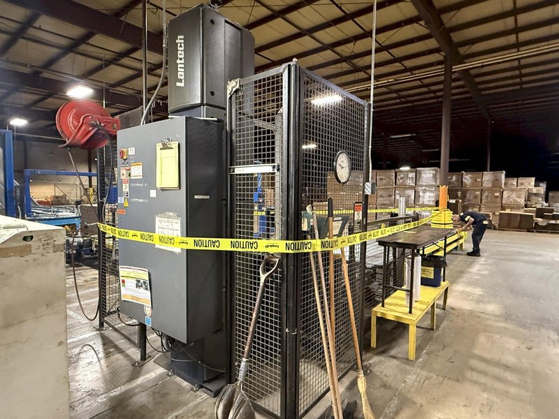 50" x 48" x 92" HIGH LANTECH QL AUTOMATIC SHRINK WRAPPER WITH IN-FEED &amp; OUT-FEED CONEYOR. STOCK # 0980426