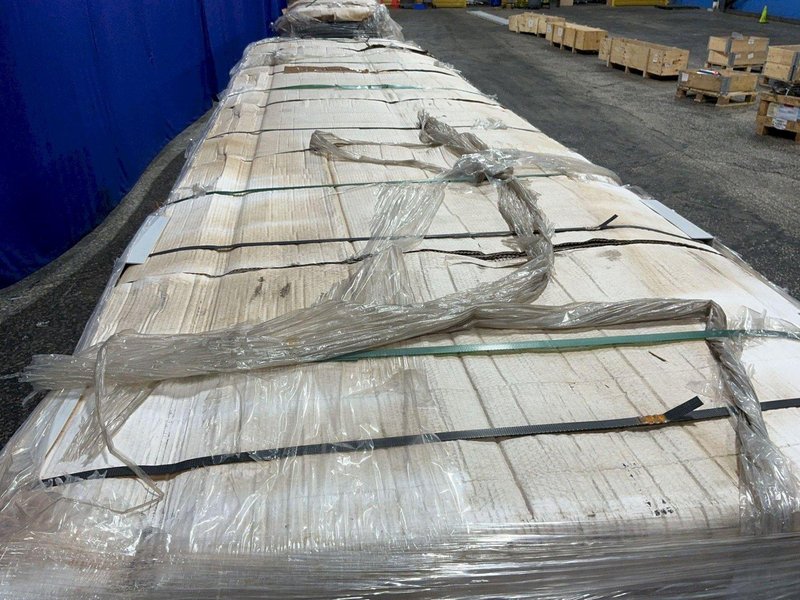 SIEMENS PLASTIC WIRE COVERS  -  GP374406
