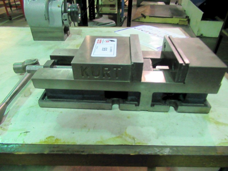 Kurt 3600V Machine Vise with Steel Jaws and Handle- Auction Item