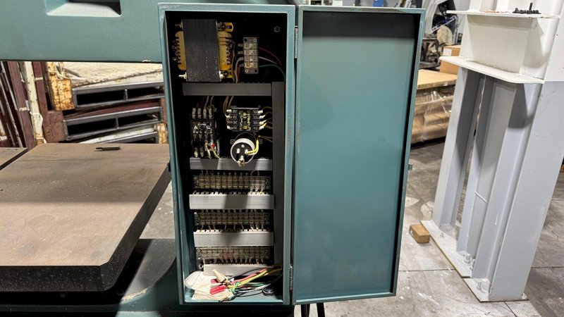 MSC 952467 Vertical Bandsaw (#5694)