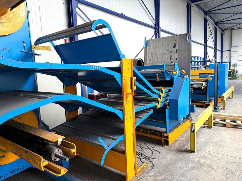 Forstner 1250 x 2 mm slitting &amp; cut to length CNC