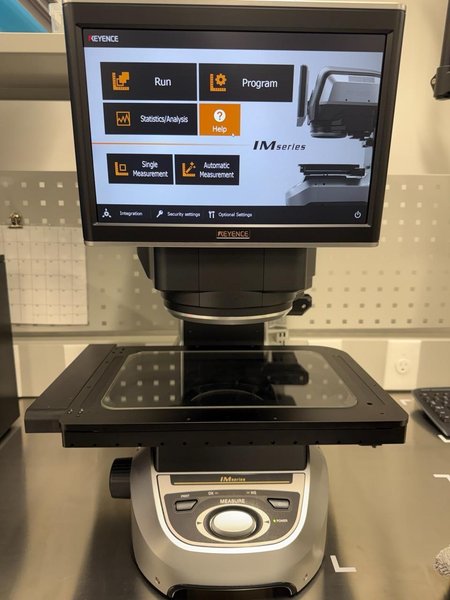 Keyence IM-8030 Image Dimension Measurement System, 2023