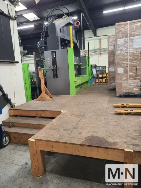 330 TON 63 .6 OZ ENGEL MODEL INSERT 3550H/330US VERTICAL CLAMP INJECTION MOLDING MACHINE MFG 2009