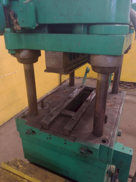 7 TON AIRAM  PNEUMATIC CUT OFF PRESS: STOCK #15486