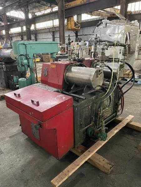 PREMIER 460 VOLT HM15II DUAL CHAMBER MEDIA MILL  -  HM15II