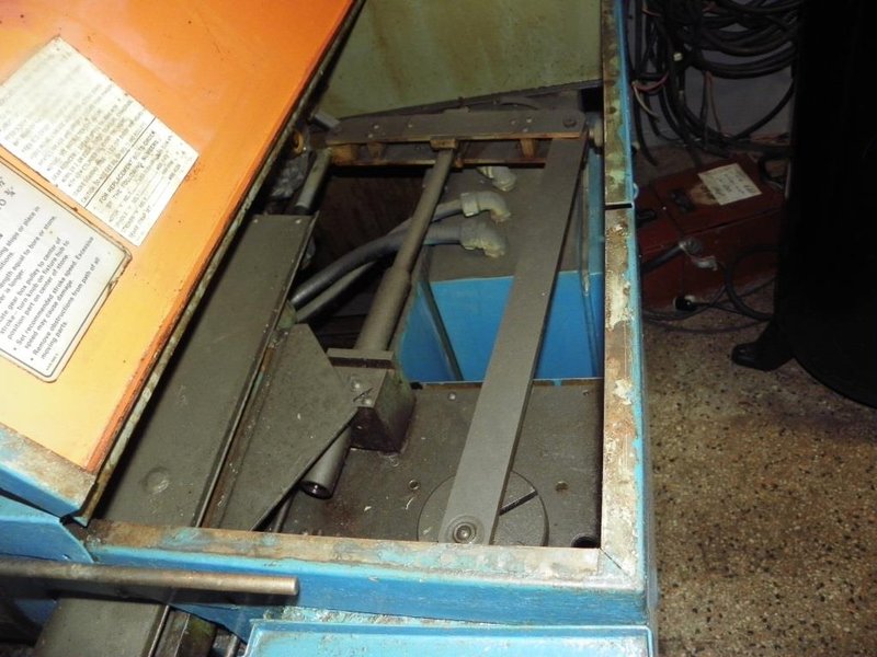 Sunnen Model 1800 Power Stroke Honing Machine, S/N 73633. Offered for parts / rebuild. 