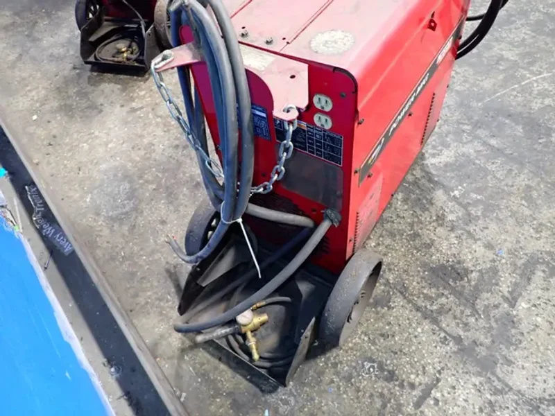 LINCOLN ELECTRIC 350 A WELDER   -  POWER MIG 350MP