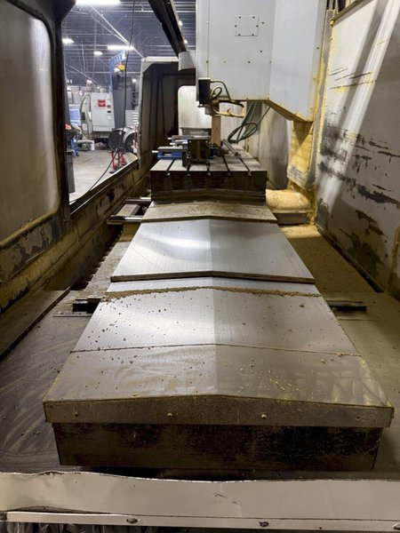 HAAS VF-10 VERTICAL MACHINING CENTER. STOCK # 0325526