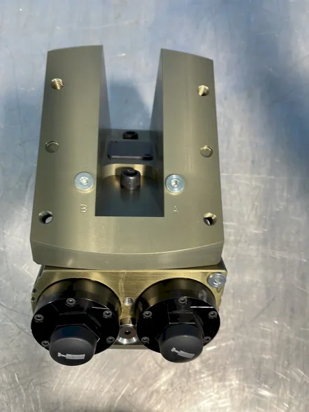 SCHUNK PNEUMATIC UNIVERSAL SWIVEL HEAD  -  SRH+50-W-M8