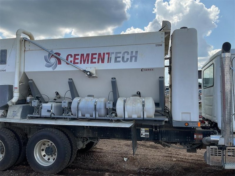 2025 Mack GR64B 1M2GR2GC1SM043902