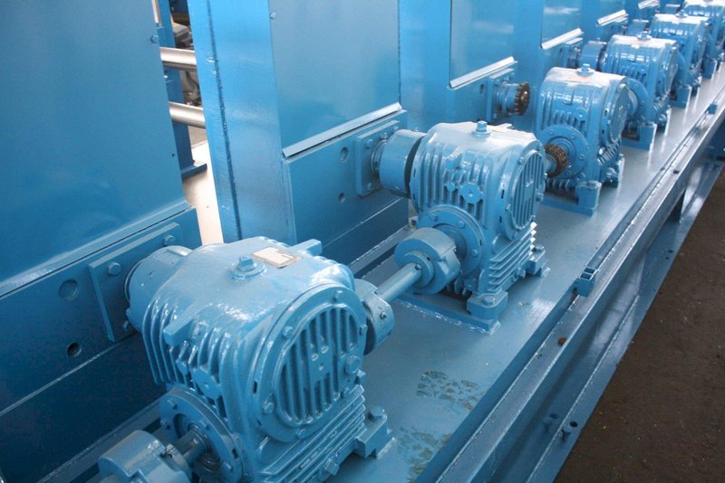 12 STAND X 2.5&#039; X 24&#039; BRADBURY ROLLFORMER: STOCK #64205