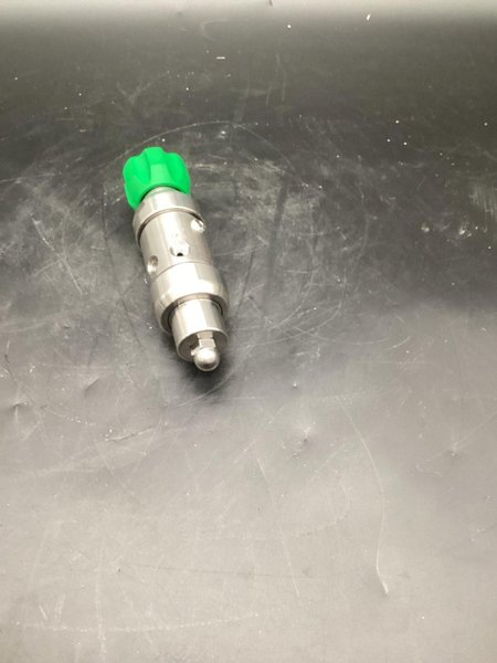 SWAGELOK KCY1ERF412A20000 3600 PSIG Regulator USED