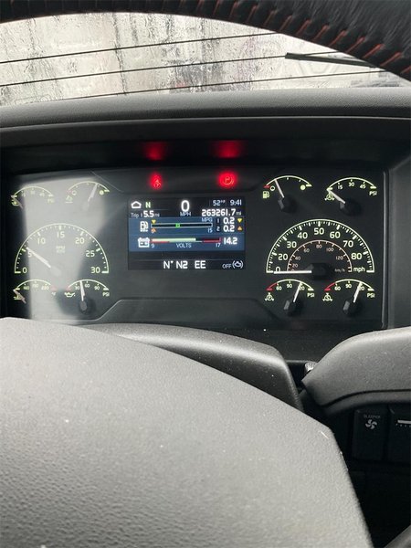 2023 Volvo  4V4NC9EHXPN310965