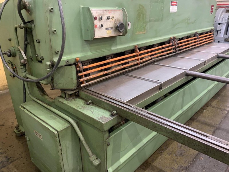 10' X 1/4" SUMMIT HYDRAULIC SQUARING SHEAR: STOCK #81071