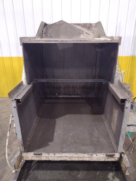 33" 39" x 51"  HYDRAULIC CELL BIN PARTS DUMPER: YOBRO #25026