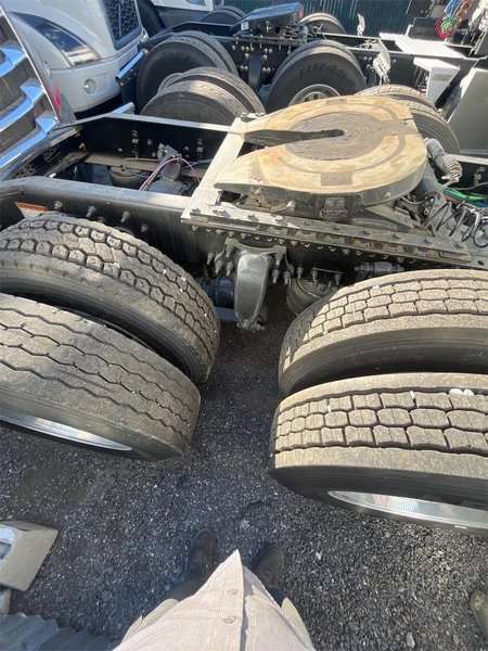 2021 Freightliner Cascadia 1FUJHHDR2MLML7306