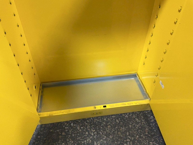 JUSTRITE 45 GALLONS  / 43" X 18" X 65" FLAMMABLE CABINET  -  894500