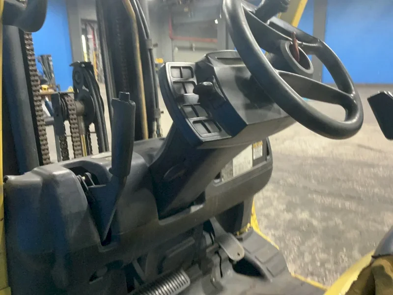 HYSTER 4800 LBS PROPANE FORKLIFT  -  S50FT