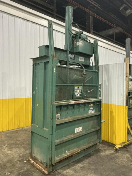 SELCO MODEL V5-HD VERTICAL HYDRAULIC BALER: YOBRO #24583