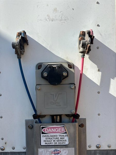 2016 Vanguard 53 x 102 5V8VC5328GM610462