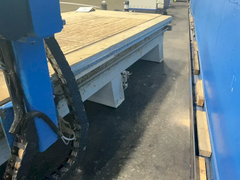 SHOP SABRE 60” X 126” CNC ROUTER MACHINE   -  IS 510