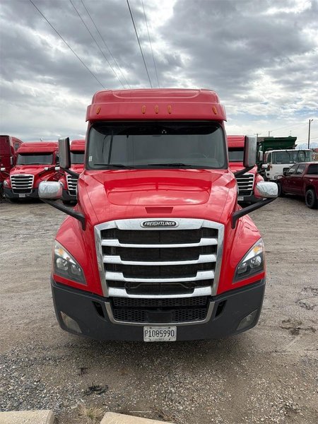 2020 Freightliner Cascadia 1FUJHHDV0LLLC1688