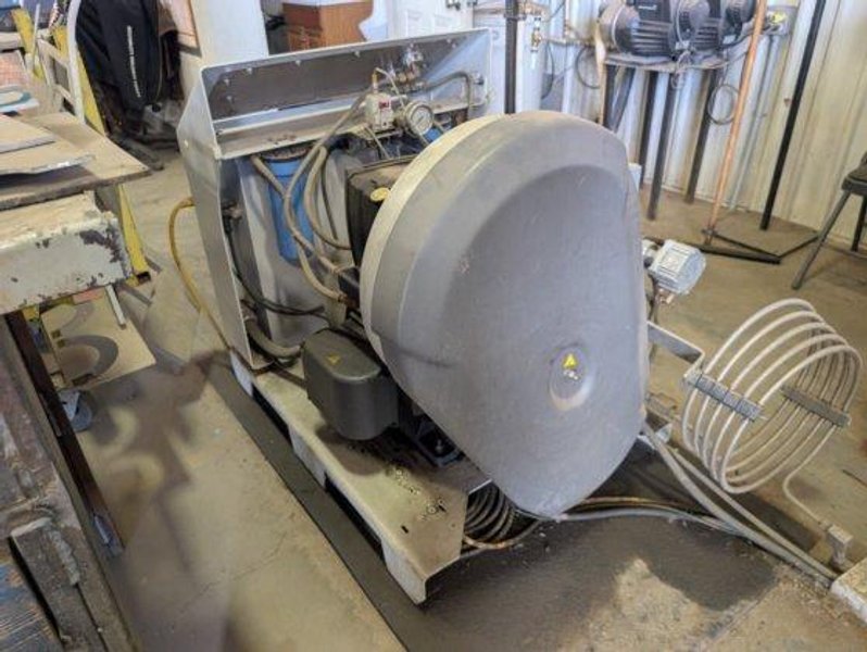 5′ x 10′ Flow Mach 300 Waterjet, 2019 – 60,000 PSI, 5 Axis