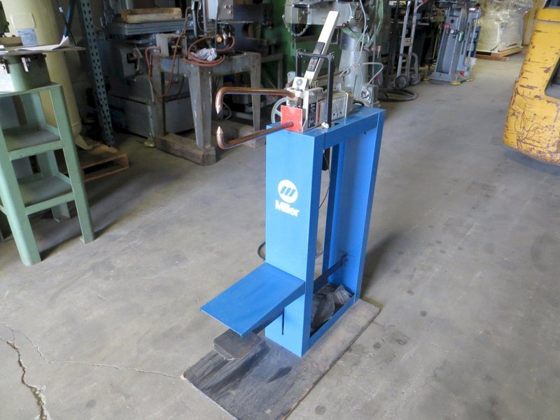 1.5 KVA Miller Portable Spot Welder Model MSW-41, 18" Arms, Foot Pedal Stand