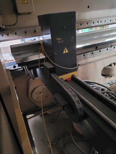 135 Ton x 10′ Cincinnati 135 FM II Hydraulic Press Brake, 1997 – Backgauge