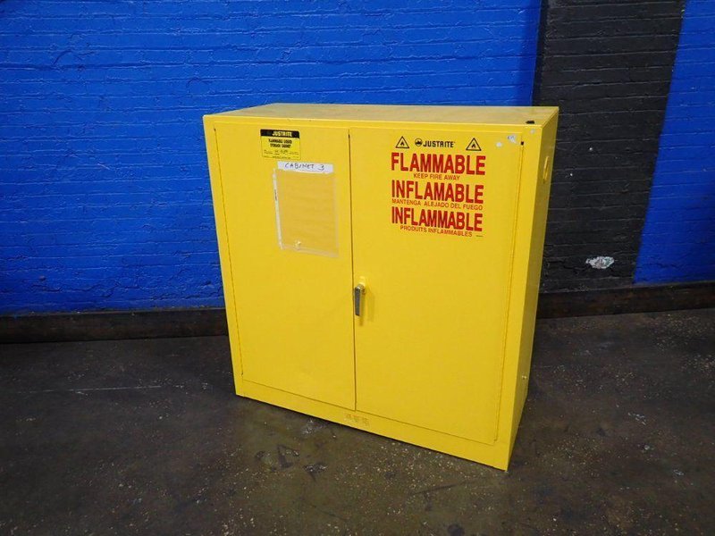 JUSTRITE 30 GAL FLAMMABLE LIQUID STORAGE CABINET