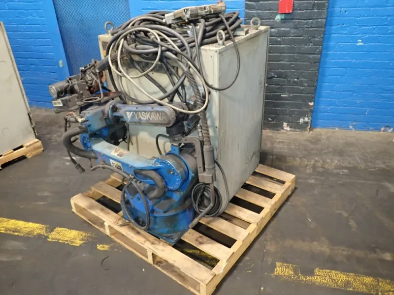 YASKAWA MOTOMAN ROBOT   -  MH6