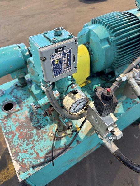 5,000 PSI HYDRAULIC PUMP UNIT W/ RELIANCE MOTOR. STOCK # 1003425.