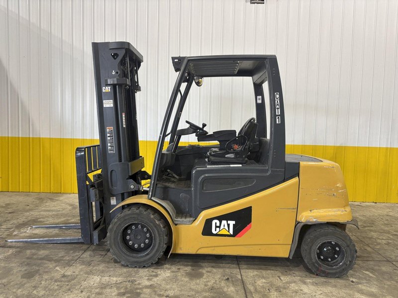 11,000 LBS CAT MODEL #2ET11000 ELECTRIC FORKLIFT, NEW 2020: STOCK #22688