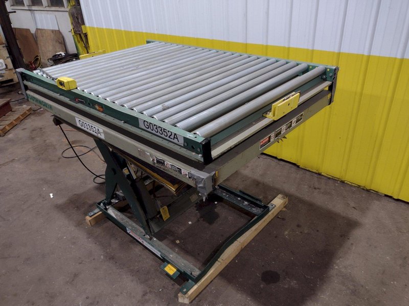 3,000 LBS 72" X 48" SOUTHWORTH LIFT TABLE W/ ROTATING TOP: STOCK #20938